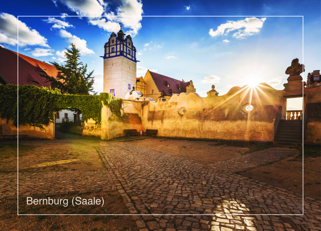 Postkarte Bernburg (Saale) | Motiv 29 Schlosshof in goldenem Glanz